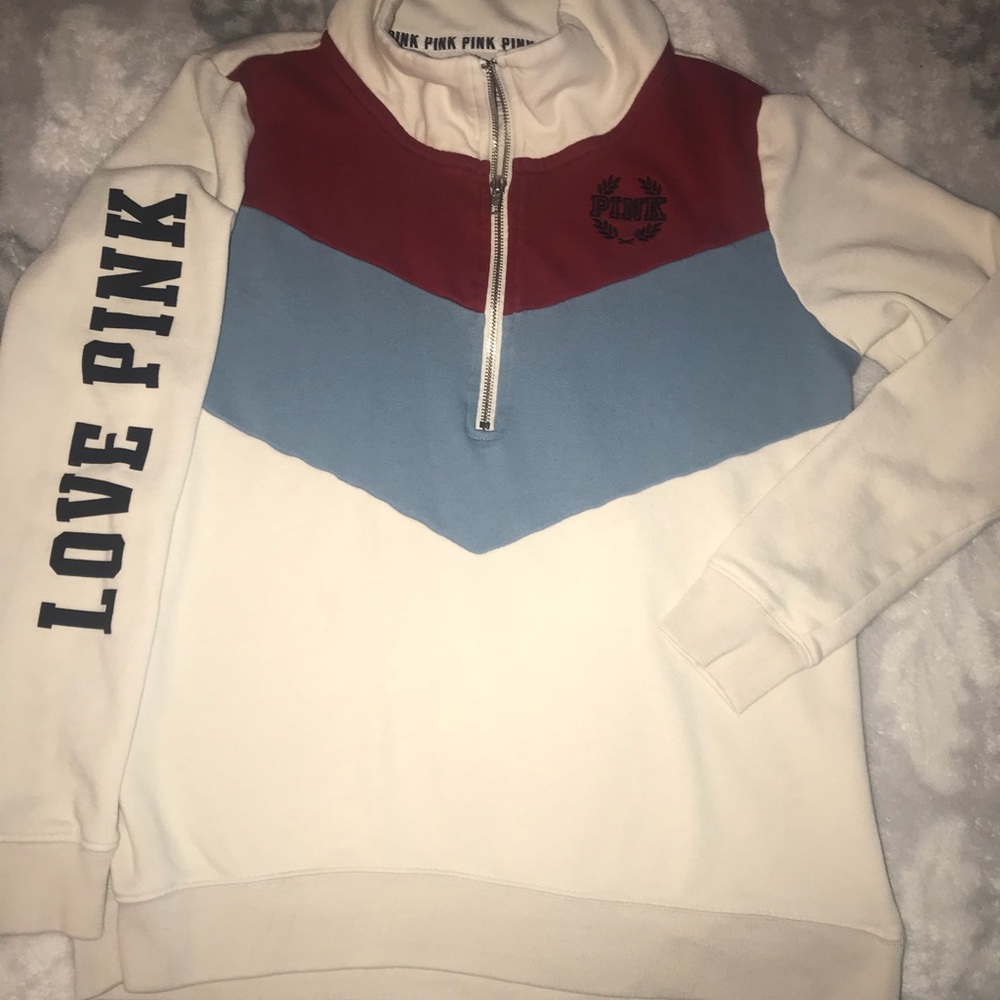 SUPER CUTE! VS PINK HOODIE SIZE SMALL